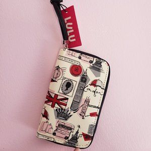 London Wallet Wristlet with phone holder NWT🎉